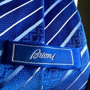 Brioni ROYAL Handmade 100% Silk Tie